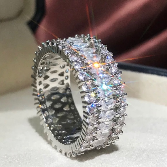 ✨SOLD OUT✨Hollow Intricate Wide Band✨ - Picture 5 of 10